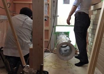 現場で行うC値の測定 現場で行うC値の測定